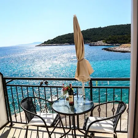 Duje Milna Milna (Hvar)